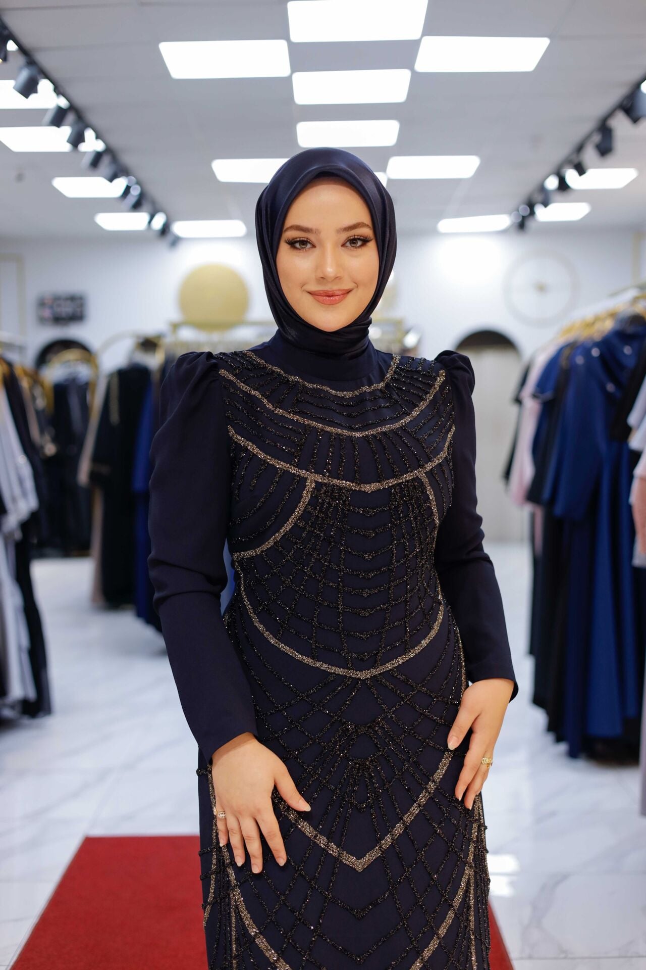 فستان سهرة هُميرا بتطريز الأحجار